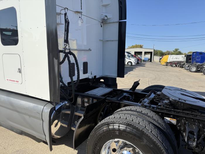 2021 Peterbilt 579-45