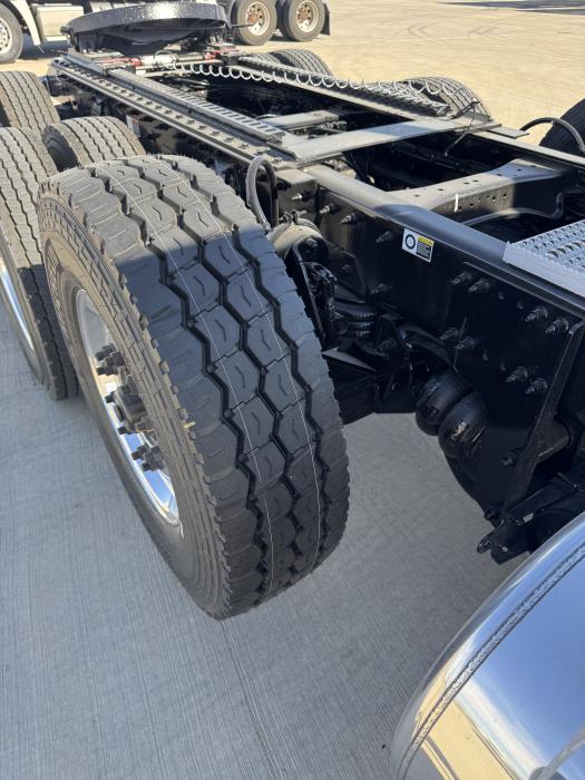 2026 Peterbilt 589-11