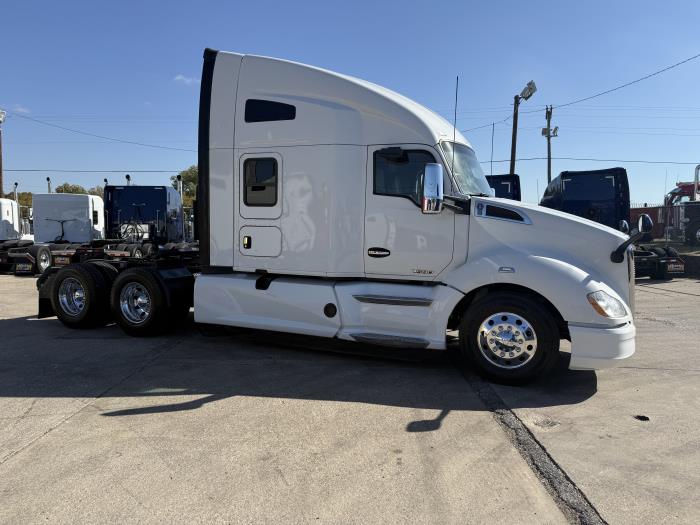 2022 Kenworth T680-30