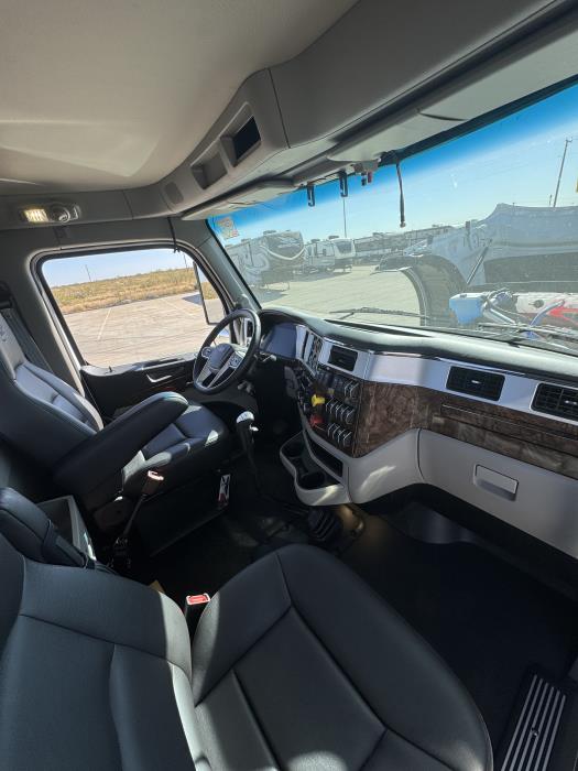 2026 Peterbilt 589-15