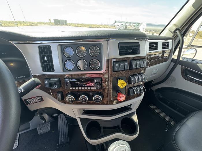 2026 Peterbilt 589-17