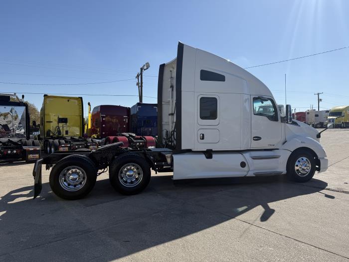 2022 Kenworth T680-35