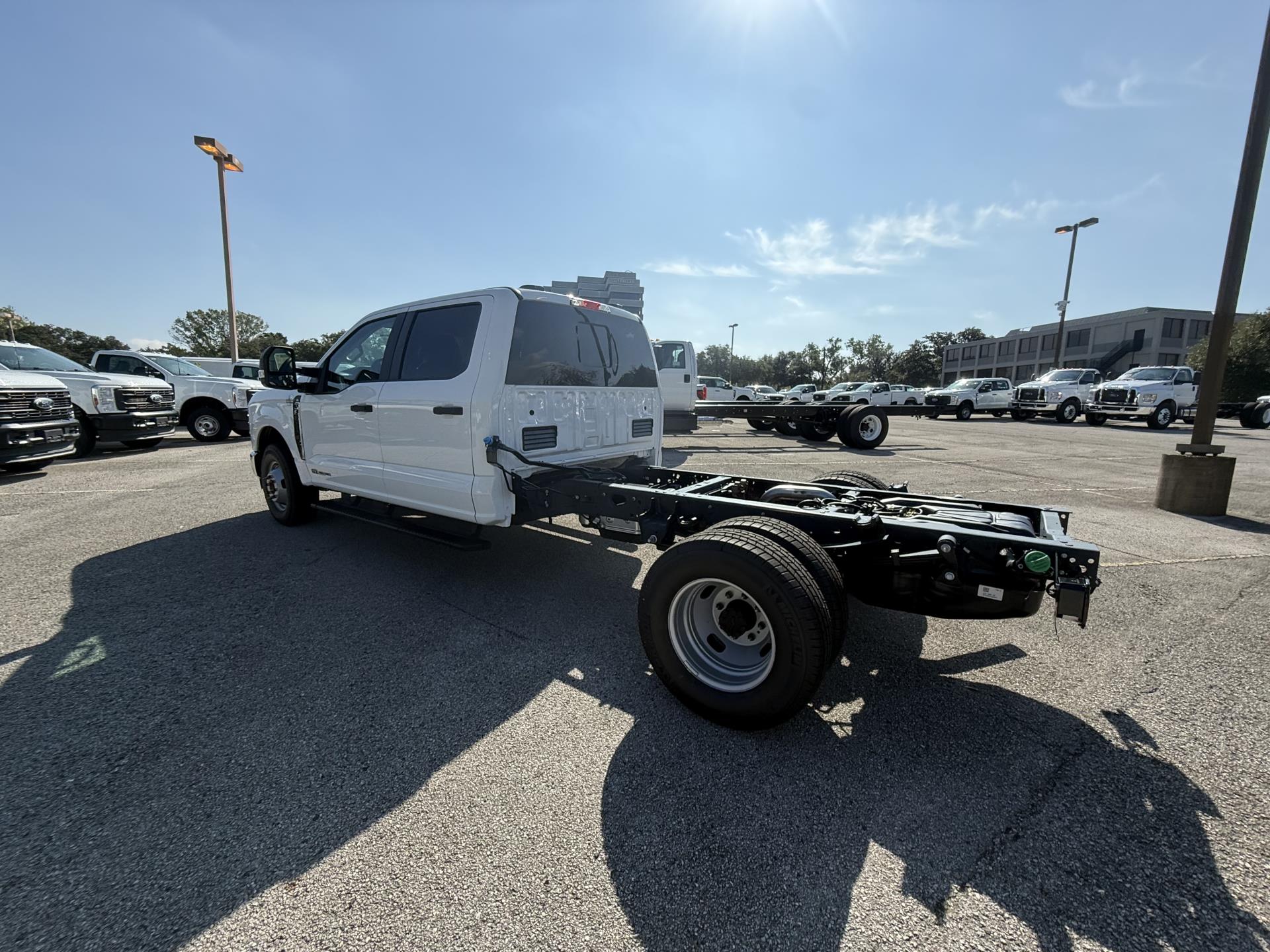 2026 Ford F-350 Crew Cab DRW 4x2 Cab Chassis for sale #1949231 - photo 5
