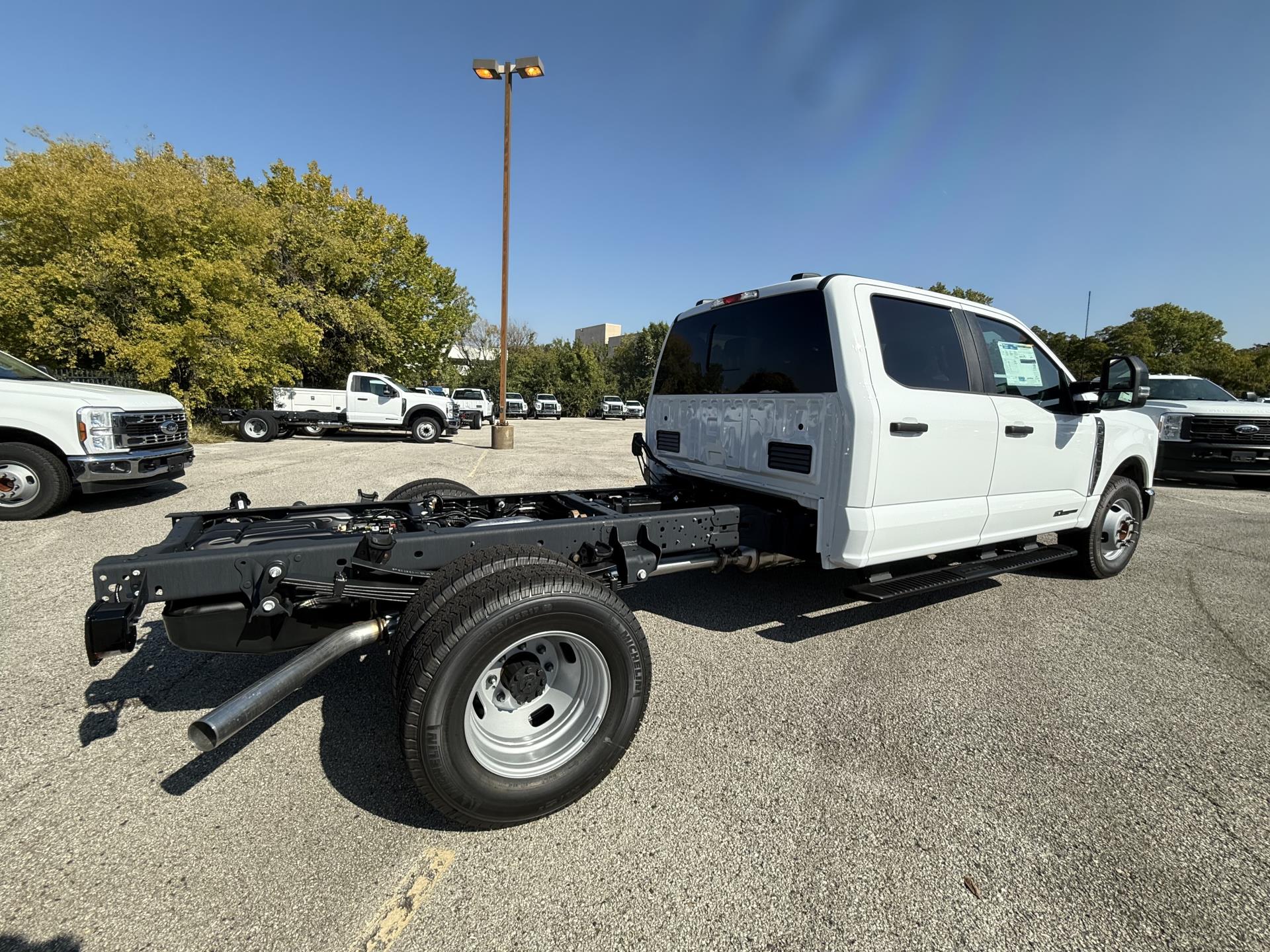 2026 Ford F-350 Crew Cab DRW 4x2 Cab Chassis for sale #1949231 - photo 3
