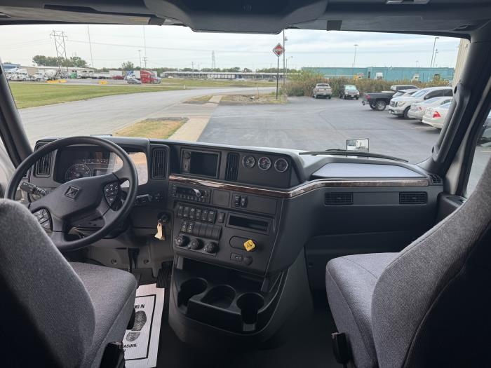 2021 International RH613-11