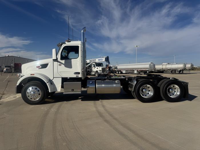 2026 Peterbilt 567-8