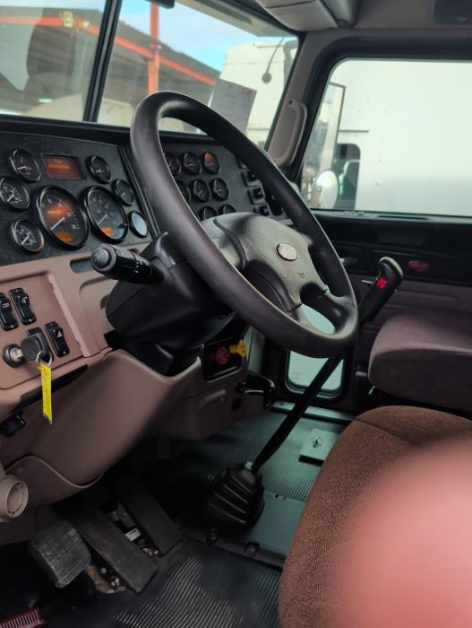 2021 Peterbilt 389 photo 4