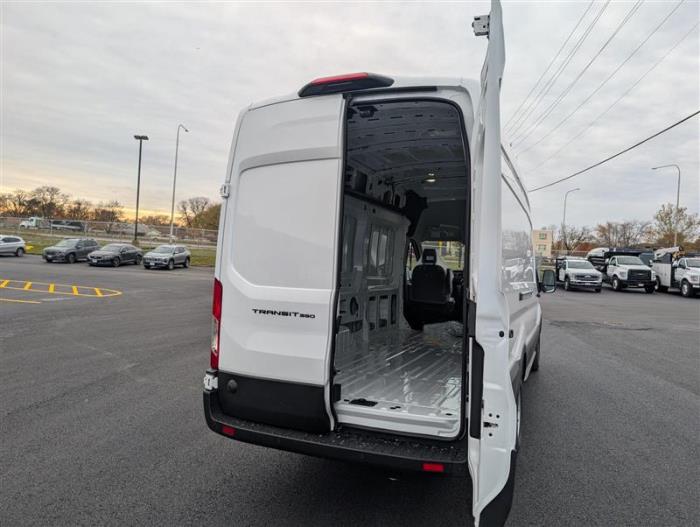 2026 Ford Transit-350-12