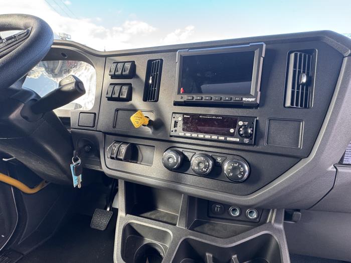 2025 Peterbilt 536-17