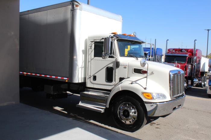 2020 Peterbilt 337-11