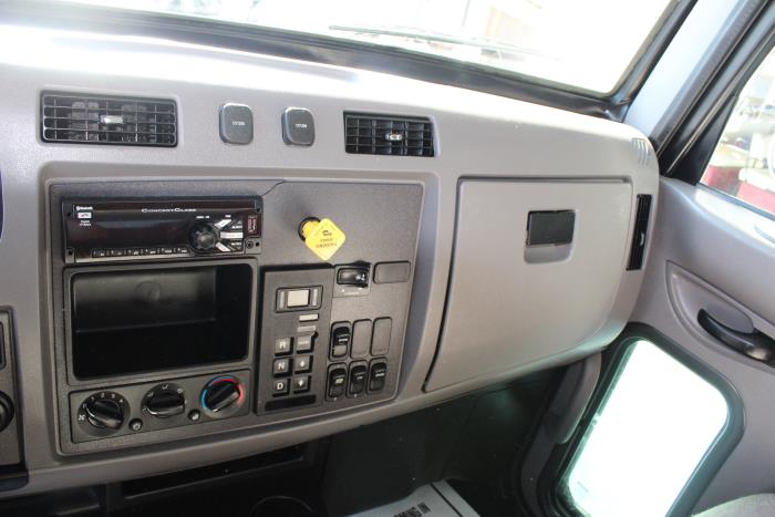 2020 Peterbilt 337-15