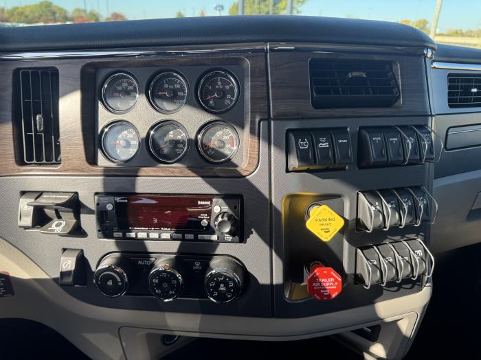 2026 Peterbilt 567-15