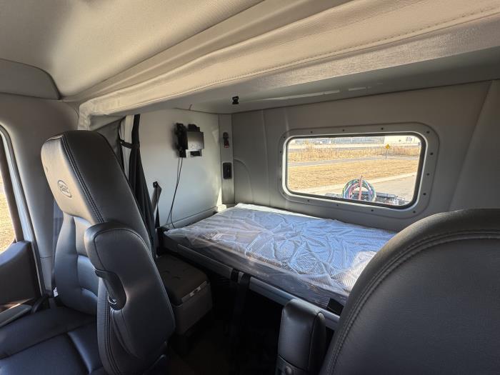 2026 Peterbilt 567-21