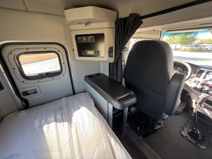 2026 Peterbilt 567-25