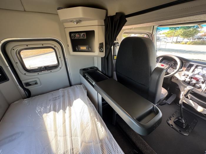 2026 Peterbilt 567-26