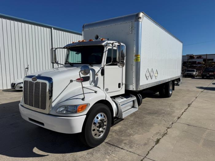 2020 Peterbilt 337 photo 2