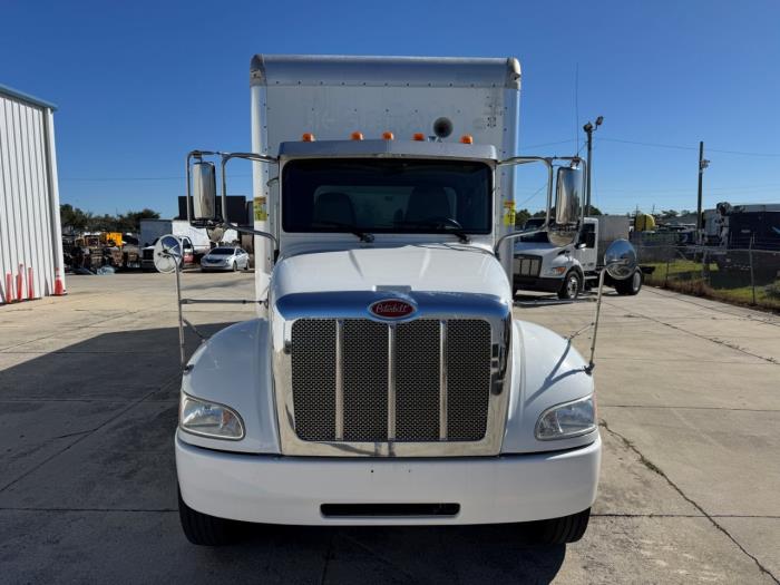 2020 Peterbilt 337 photo 3
