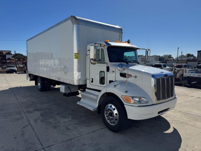 2020 Peterbilt 337 photo 4