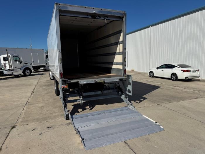 2020 Peterbilt 337-12