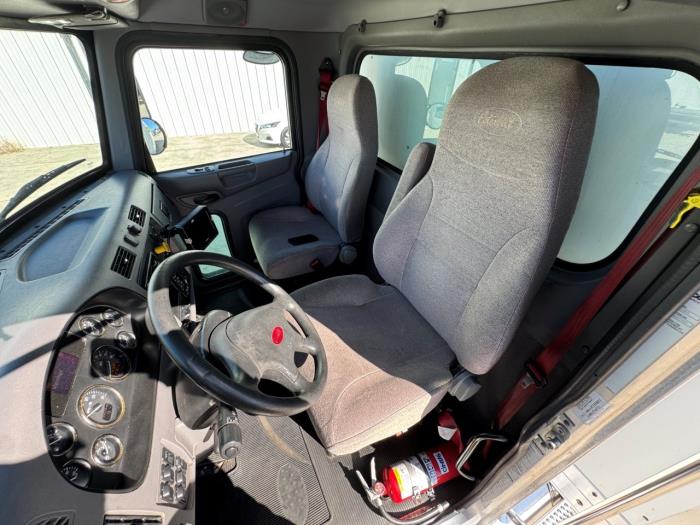 2020 Peterbilt 337-13