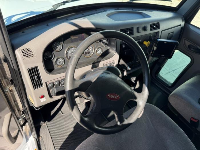 2020 Peterbilt 337-14
