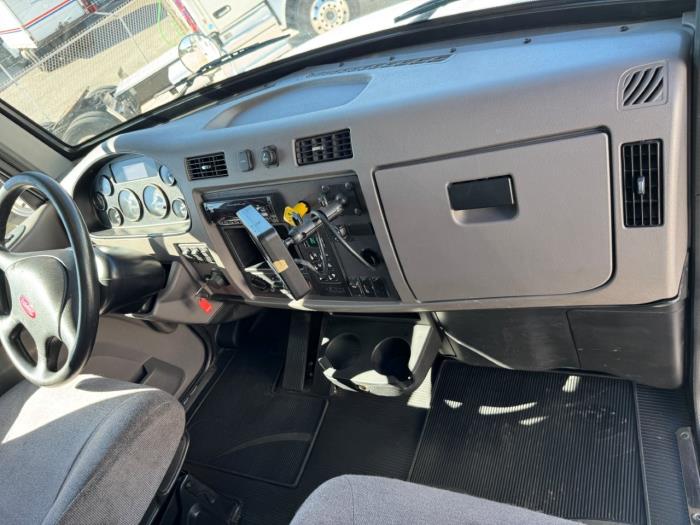 2020 Peterbilt 337-19