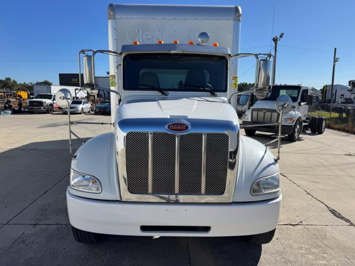 2020 Peterbilt 337 photo 3