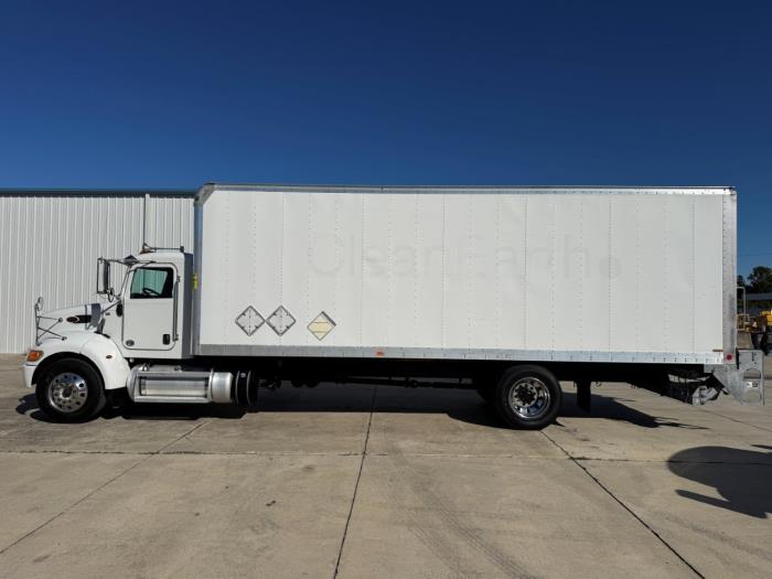 2020 Peterbilt 337-8