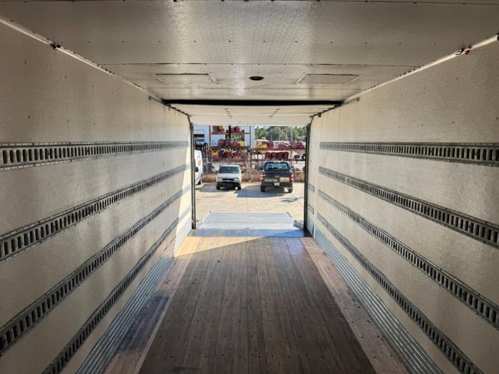 2020 Peterbilt 337-10