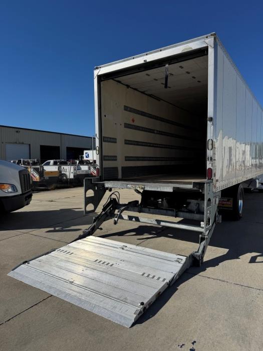 2020 Peterbilt 337-12