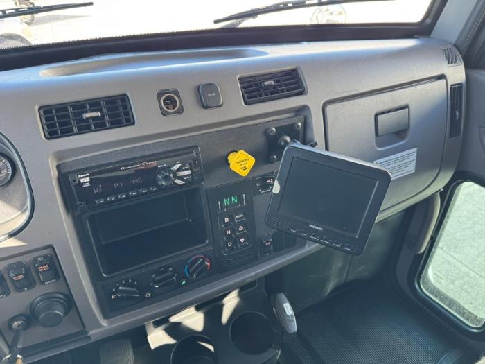 2020 Peterbilt 337-18