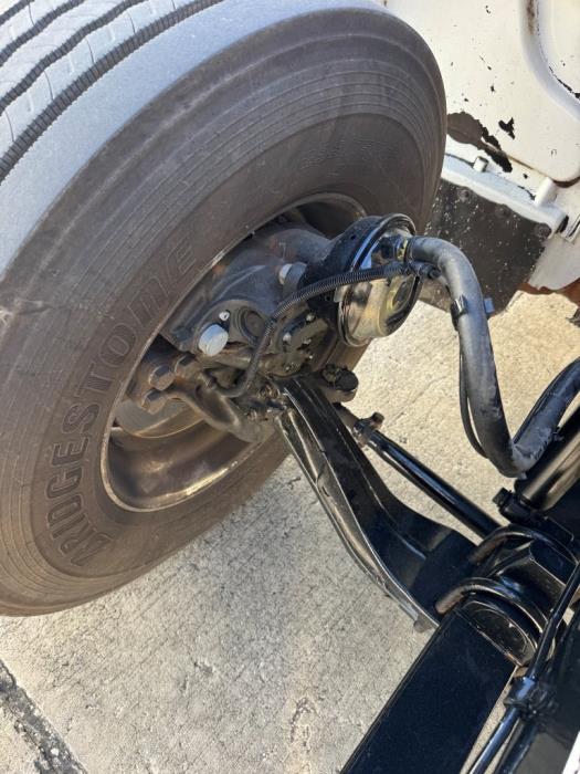 2020 Peterbilt 337-28