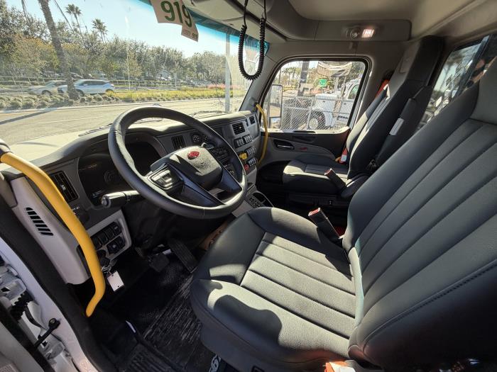 2026 Peterbilt 567-8