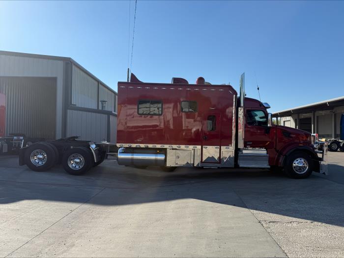 2021 Peterbilt 567 photo 2
