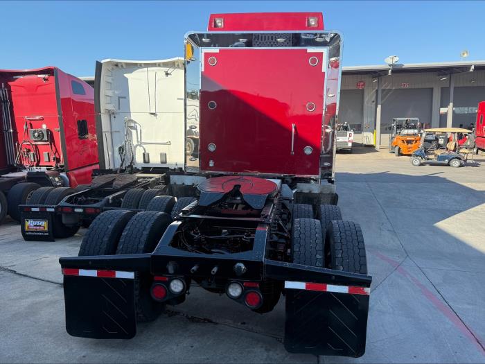 2021 Peterbilt 567 photo 3