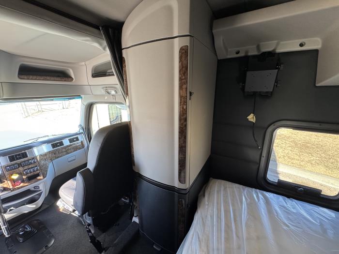 2026 Peterbilt 589-25