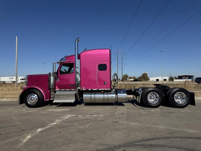 2026 Peterbilt 589-2