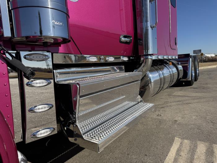 2026 Peterbilt 589-12