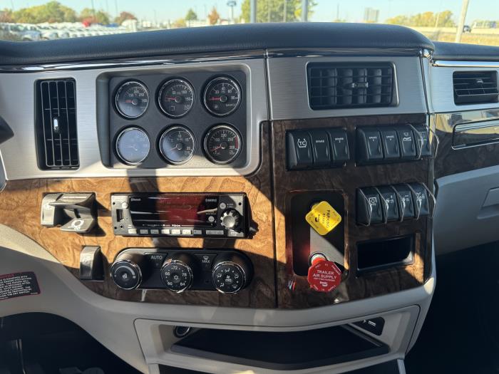 2026 Peterbilt 589-17