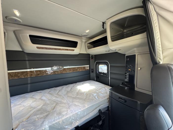 2026 Peterbilt 589-24