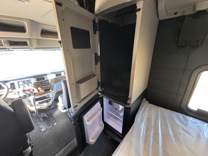 2026 Peterbilt 589-26