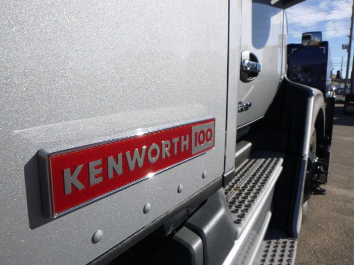 2024 Kenworth T680-8