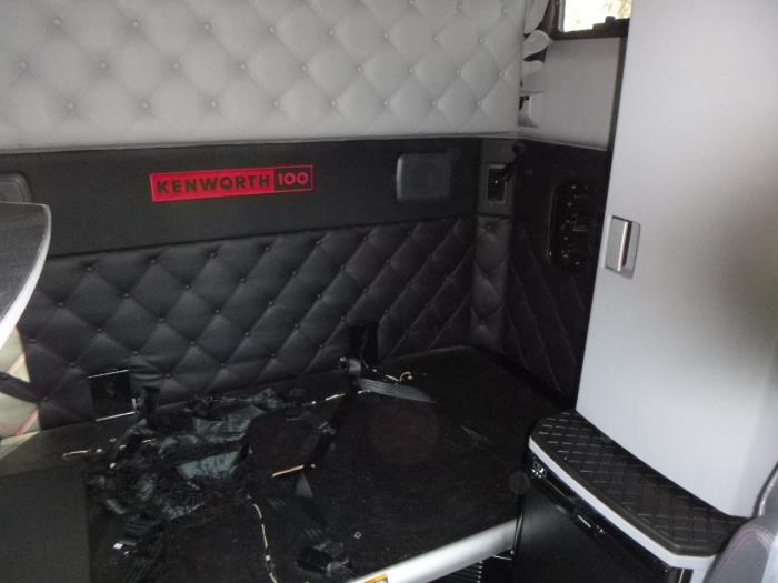 2024 Kenworth T680-17