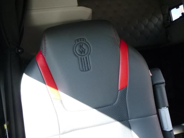 2024 Kenworth T680-18