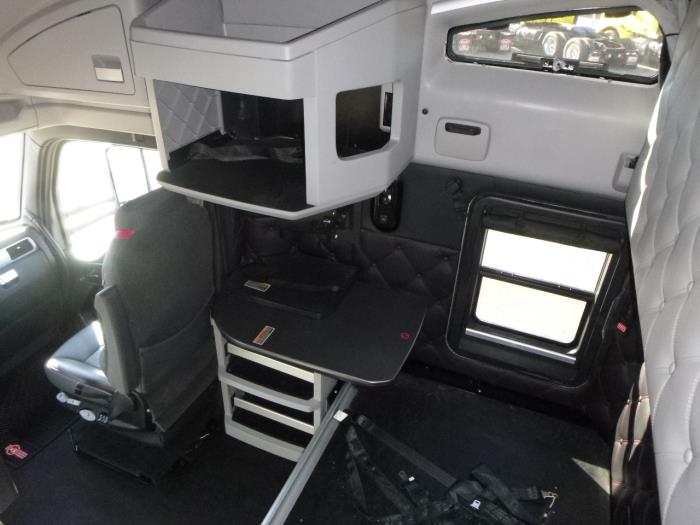 2024 Kenworth T680-21