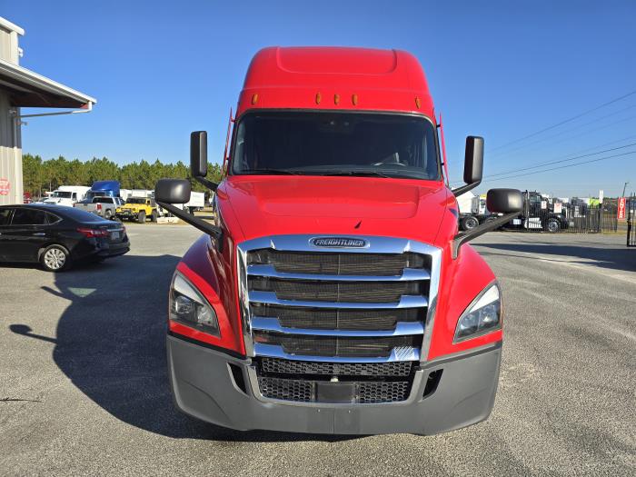 2022 Freightliner Cascadia-8