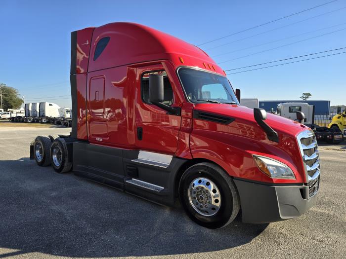 2022 Freightliner Cascadia-7