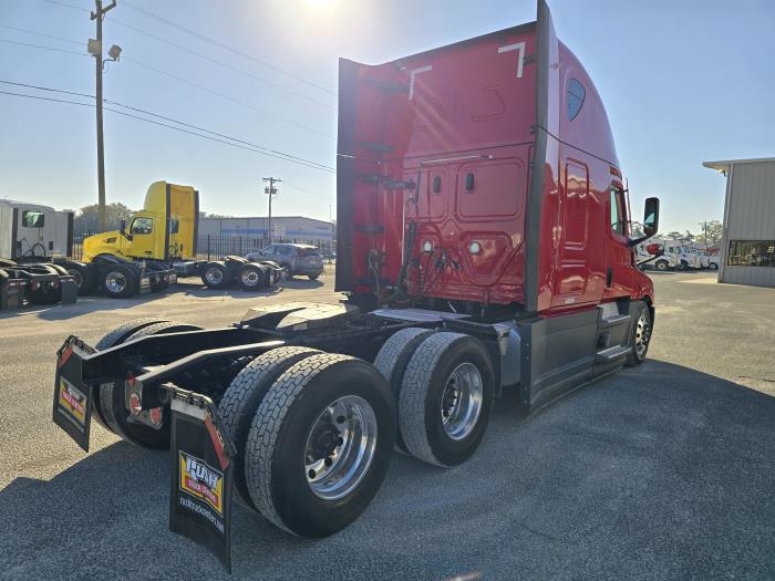2022 Freightliner Cascadia-5
