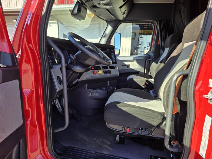 2022 Freightliner Cascadia-9