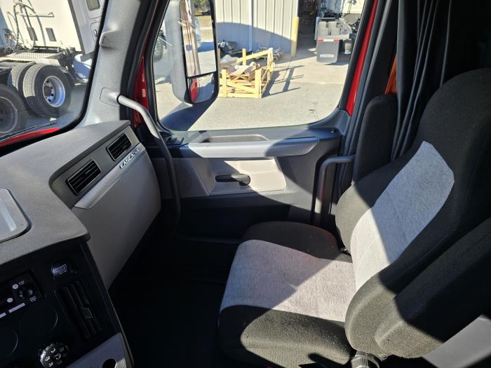 2022 Freightliner Cascadia-11